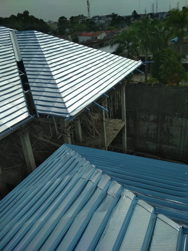 contoh instalasi aluminium foil atap