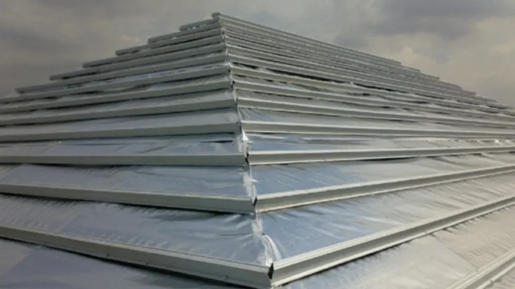 Diagram cara pasang peredam panas atap dengan metode under truss untuk hasil maksimal.