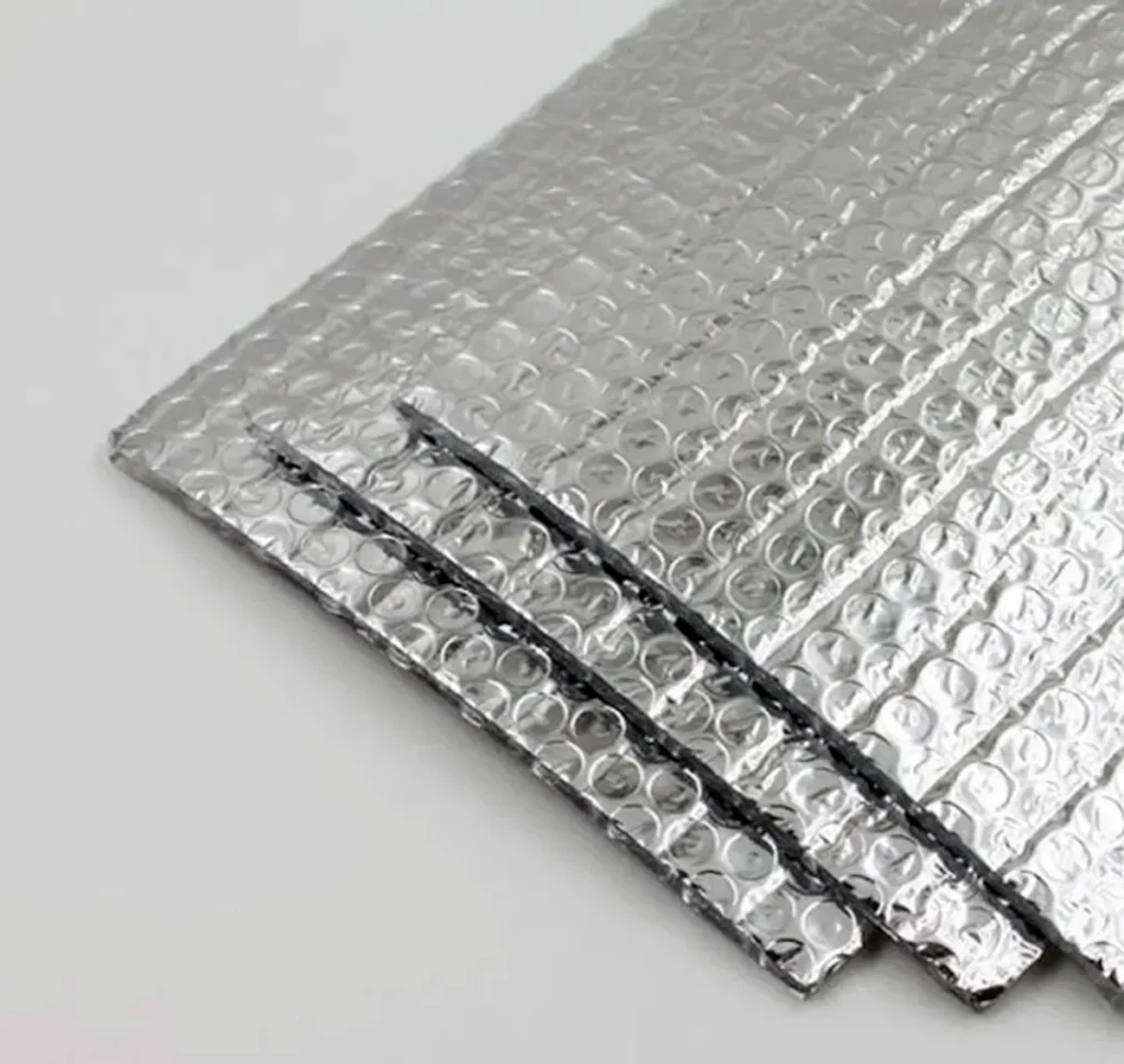 bubble foil dengan struktur putih susu – perbandingan harga peredam panas atap