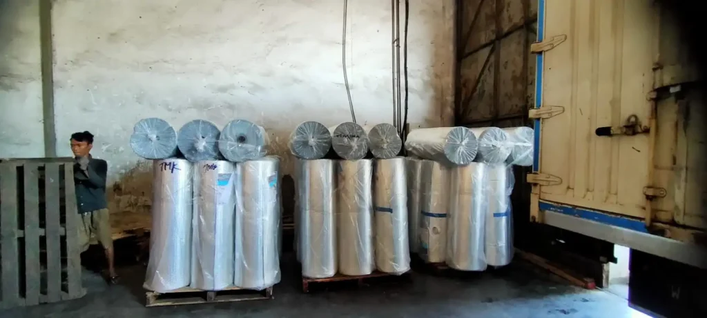 Berbagai jenis produk Bubble Foil ABS Foil untuk peredam panas atap metal