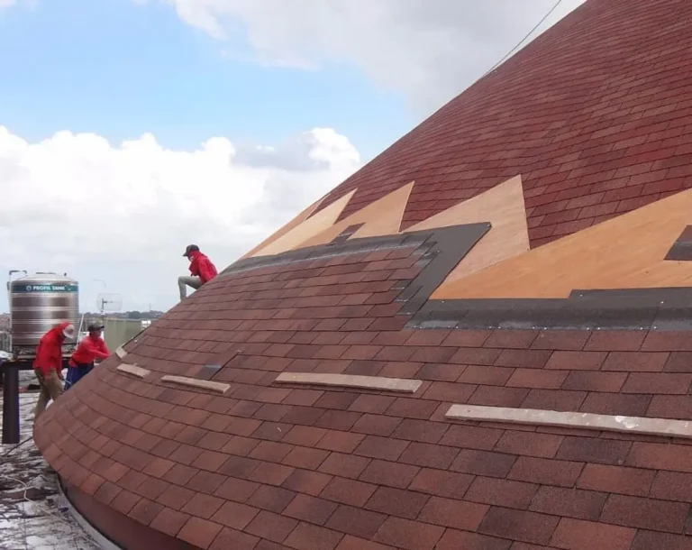 Mengapa Tidak Disarankan Menggunakan Atap Seng untuk Bangunan Tempat Tinggal