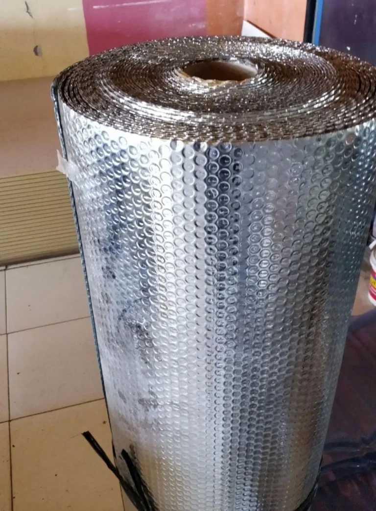 Proses Instalasi Aluminium Foil Bubble Pelapis Dinding